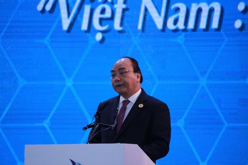  Thủ tướng Nguyễn Xuân Phúc tham dự Hội nghị Thượng đỉnh Kinh doanh Việt Nam.

