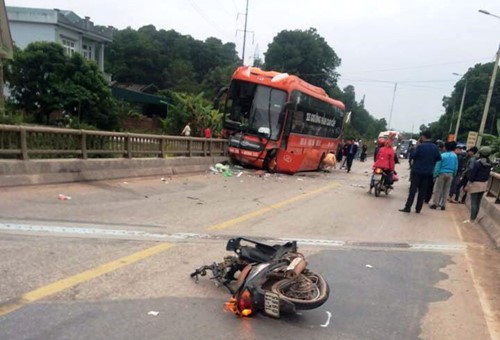 Vụ tai nạn giao thông tại km 225+650 QL18, đoạn qua thị trấn Đầm Hà (huyện Đầm Hà, tỉnh Quảng Ninh). Ảnh: VOV.