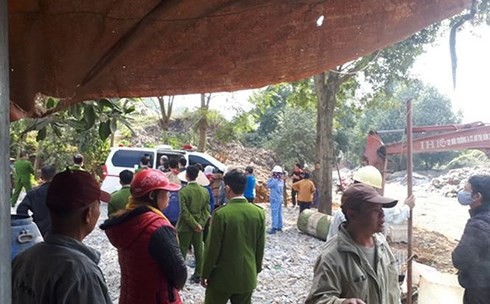 Hiện trường khu bãi rác phát hiện xác bé gái 20 ngày tuổi ở Bỉm Sơn Thanh Hóa.