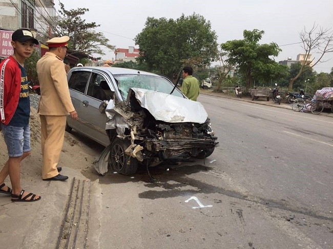 Vụ tai nạn hai ô tô đuổi nhau gây tai nạn, 3 người thương vong tại Nam Định. Ảnh: VTC.