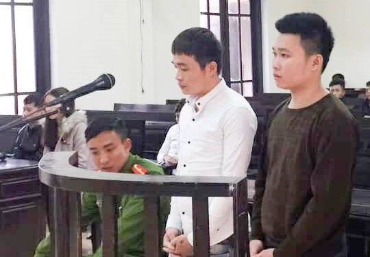 2 bị cáo Nguyễn Đức Thọ và Nguyễn Xuân Hóa tại phiên tòa
