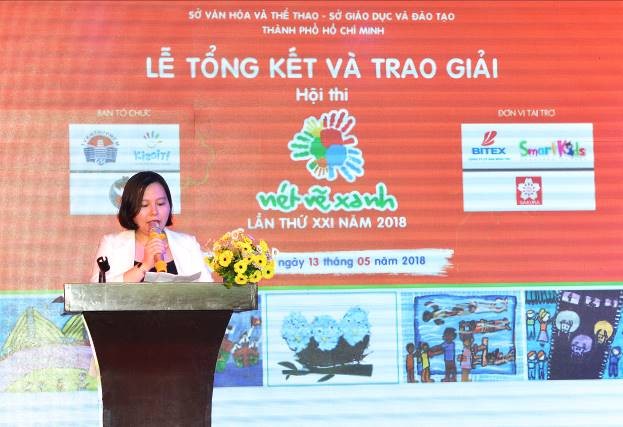 Bà Trần Thanh Thảo (Tổng Giám Đốc công ty BITEX) phát biểu về hạng mục giải thưởng mới tại lễ trao giải 