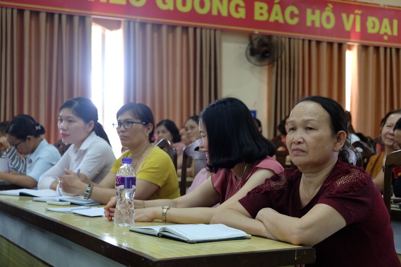Đại diện các cơ sở giáo dục mầm non trong buổi làm việc của UBND quận Thanh Khê sau vụ bạo hành tại nhóm lớp độc lập tư thục Mẹ Mười.

