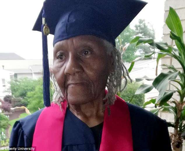Cụ bà 89 tuổi tốt nghiệp đại học danh tiếng ở Mỹ