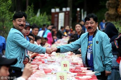 Cuộc hội tụ của 100 cặp sinh đôi ở Trung Quốc