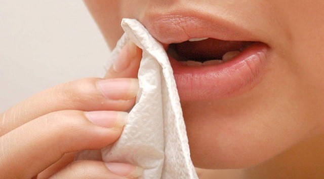 Dùng giấy vệ sinh lau miệng: Giật mình vì tác hại khôn lường đến sức khỏe