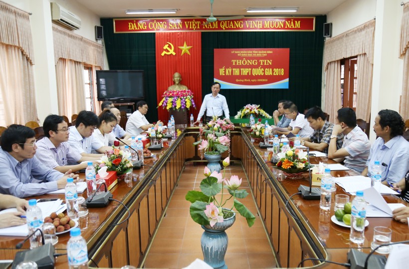 Toàn cảnh buổi gặp mặt báo chí của sở GD&ĐT tỉnh Quảng Bình.