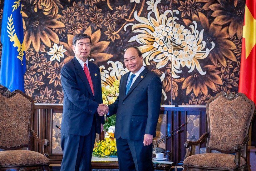 Ông Takehiko Nakao hội kiến Thủ tướng Nguyễn Xuân Phúc trong khuôn khổ Kỳ họp 