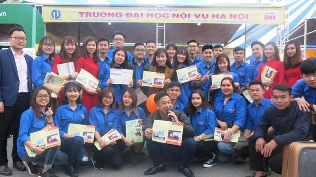 Trường Đại học Nội vụ Hà Nội tham gia Ngày hội tư vấn tuyển sính – hướng nghiệp
năm 2018
