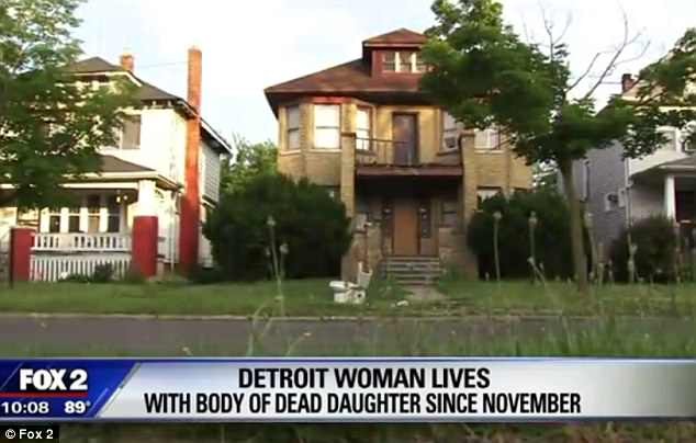 Mẹ sống cùng xác chết của con gái suốt 8 tháng