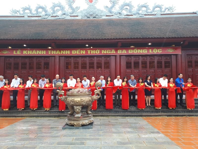  Cắt băng khánh thành đền thờ Ngã ba Đồng Lộc