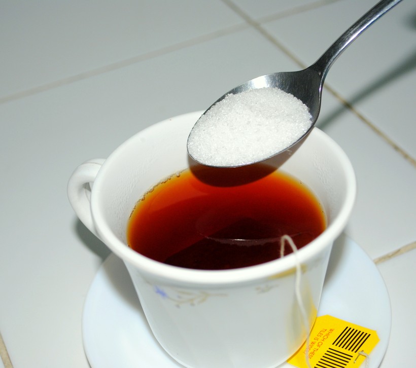 Chỉ thêm 2 muỗng đường vào trà, nguy cơ mắc Alzheimer tăng 54%