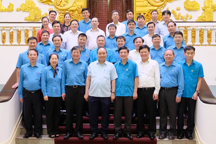 Thủ tướng Nguyễn Xuân Phúc và các đại biểu tham dự buổi làm việc