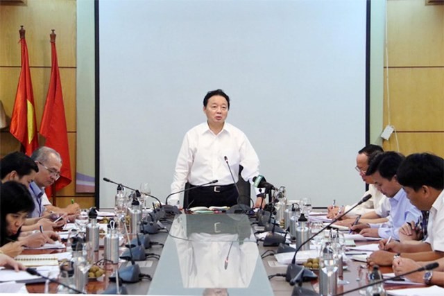 Bộ trưởng Bộ TN&MT Trần Hồng Hà phát biểu tại cuộc họp