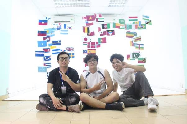 Giải quán quân thuộc về 3 chàng trai nhóm GD1261A đến từ trường Đại học FPT với ý tưởng đậm màu sắc quốc tế trong không gian 3D