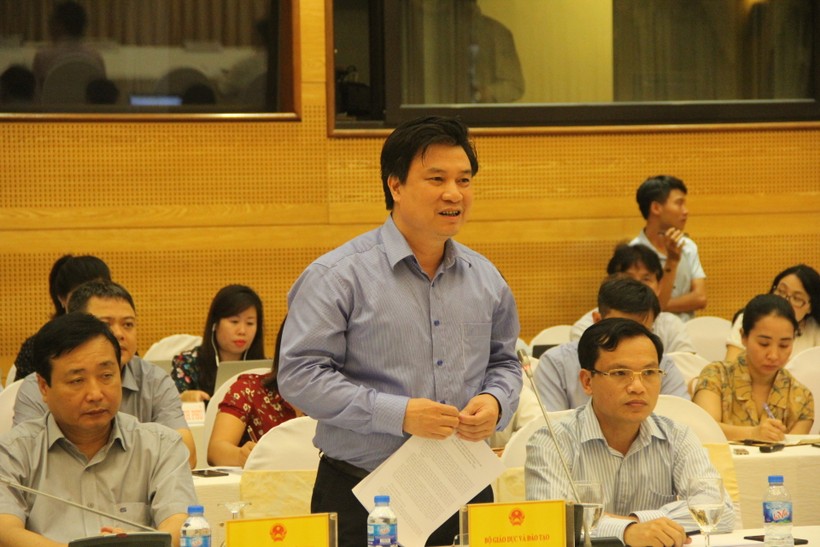 Thứ trưởng Nguyễn Hữu Độ trả lời báo chí tại phiên họp báo Chính phủ thường kỳ