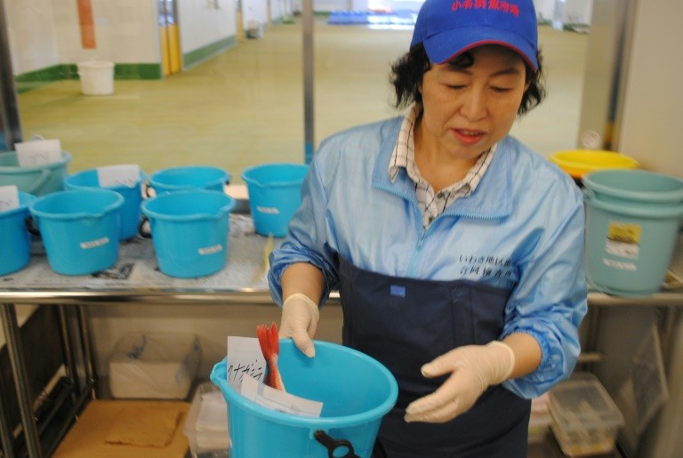 Khâu kiểm tra từng mẫu thực phẩm được thực hiện rất chặt chẽ tại Fukushima