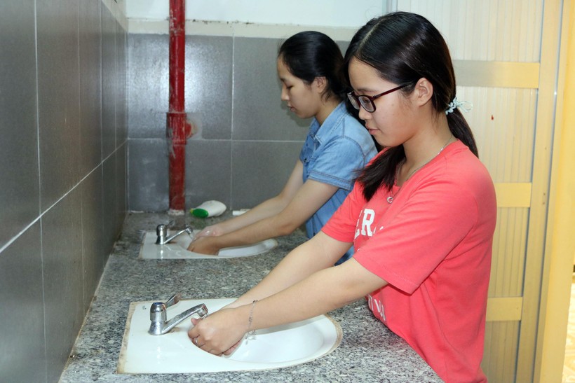 Nhà vệ sinh đạt chuẩn của Trường THPT chuyên Nguyễn Thị Minh Khai, tỉnh Sóc Trăng