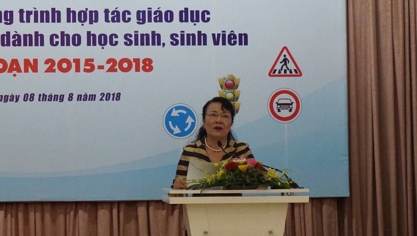 Thứ trưởng Bộ GD&ĐT Nguyễn Thị Nghĩa phát biểu khai mạc Hội thảo