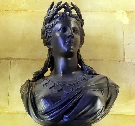 Tượng bán thân thần nữ Marianne được điêu khắc bởi nghệ nhân Théodore Doriot, đặt trong tòa nhà Thượng viện Pháp