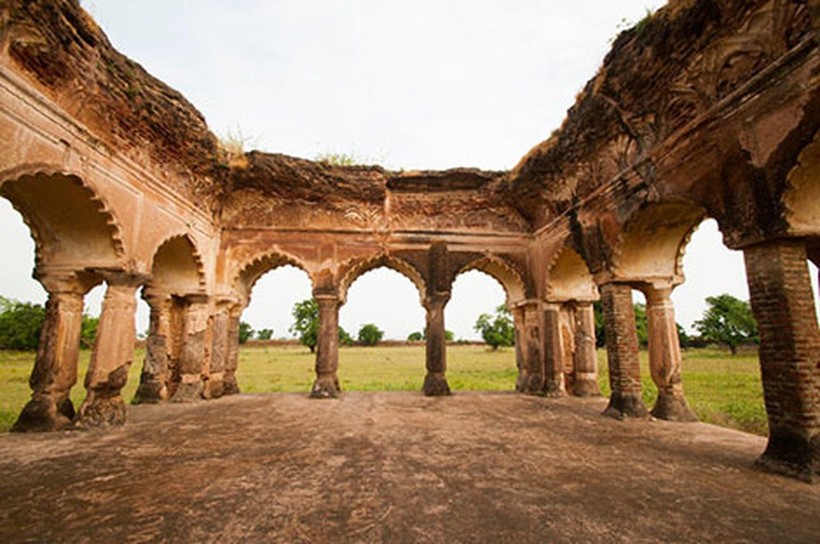Đại sảnh ở Burhanpur - nơi di hài hoàng hậu Mumtaz Mahal được quàn trong suốt 6 tháng