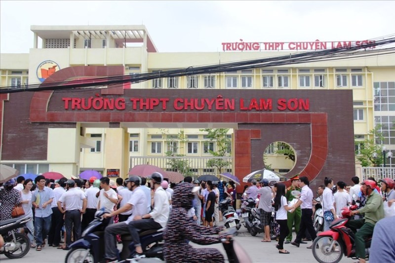  Trường THPT chuyên Lam Sơn Thanh Hóa có hơn 100 đơn đề nghị phúc khảo của học sinh, nhưng hiện nay Sở GD&ĐT chưa thông báo kết quả.