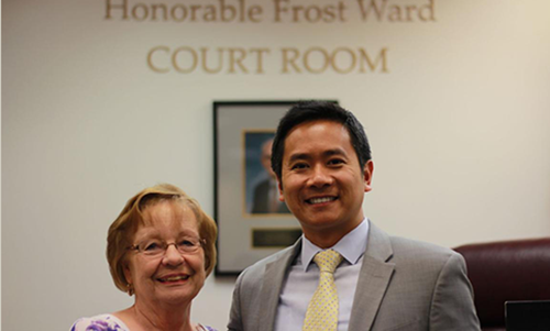Chàng trai gốc Việt 35 tuổi trở thành thẩm phán ở Mỹ
