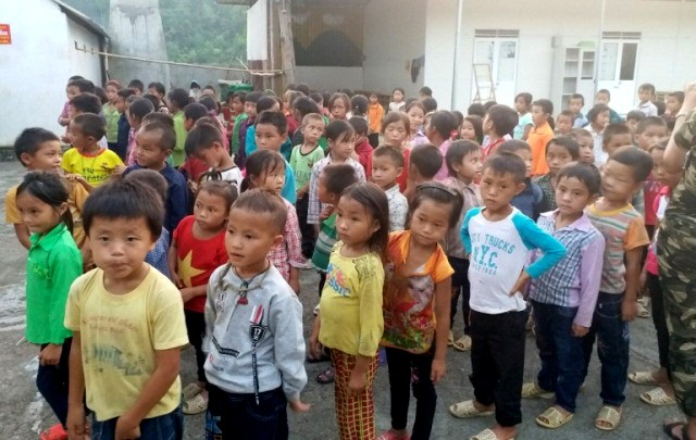 Ngày đến trường đầu tiên của học sinh Trường PT Dân tộc Bán trú Tiểu học Quản Bạ (Hà Giang)