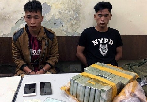 Sơn La: Bắt hai anh em vận chuyển trái phép 18 bánh heroin
