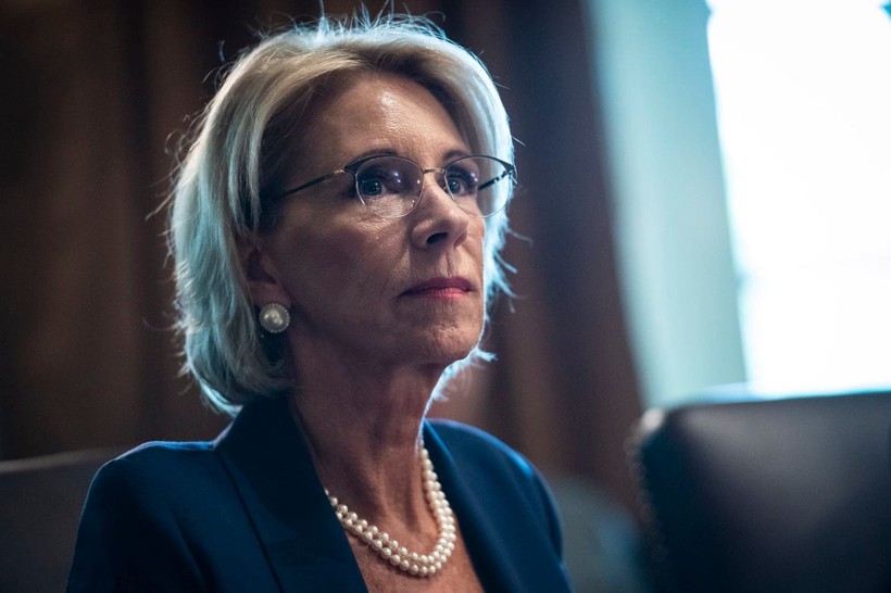 Bộ trưởng GD Mỹ, Betsy DeVos, dường như đã chấp nhận thất bại trong kế hoạch thúc đẩy sự lựa chọn trường học ở cấp liên bang