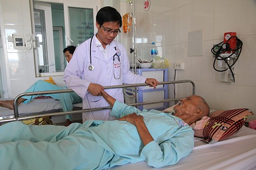 Cứu sống cụ ông 88 tuổi ngừng tim, ngừng thở