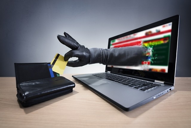 Tin tặc có thể mua thông tin thẻ tín dụng, hay công cụ tấn công mạng với giá rất rẻ trên “chợ đen”