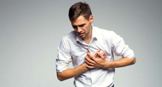 Đau tức ngực: Nguyên nhân, triệu chứng và cách sơ cứu kịp thời