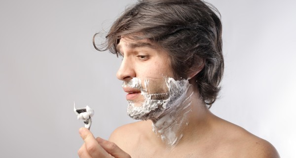 Dao cạo râu có thể khiến bạn dễ mắc bệnh hơn