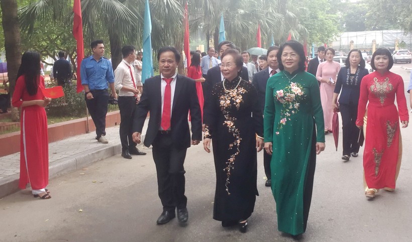Phó Chủ tịch nước Đặng Thị Ngọc Thịnh dự lễ khai giảng tại Trường ĐH Thương mại