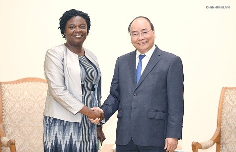 Thủ tướng Nguyễn Xuân Phúc và bà Victoria Kwakwa tại buổi tiếp