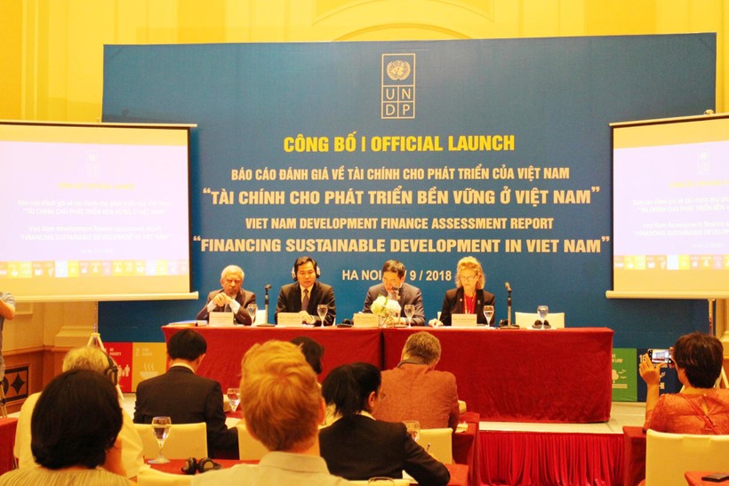 UNDP vừa phối hợp với Bộ Kế hoạch và Đầu tư Việt Nam công bố Báo cáo đánh giá về tài chính cho phát triển của Việt Nam (ảnh: Thạch Thảo)