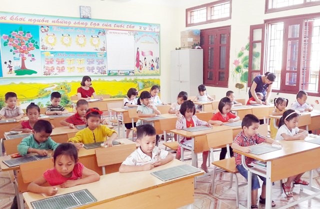 Giờ Tiếng Việt 1 - CNGD ở Trường Tiểu học số 2 thị trấn Tuần Giáo (Tuần Giáo - Điện Biên)