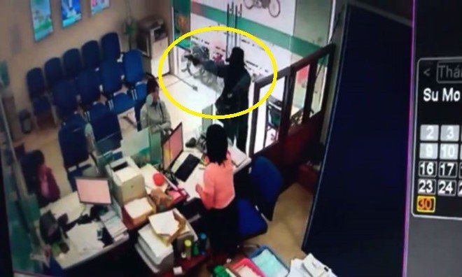 Bắt nghi phạm cướp 1 tỷ đồng tại ngân hàng ở Tiền Giang