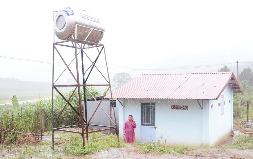 Một khu nhà vệ sinh - nước sạch trường học mới được xây dựng