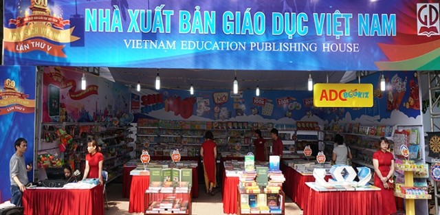 Sở GD&ĐT TPHCM cho biết NXB GD Việt Nam chỉ đóng vai trò chủ biên và phát hành bộ SGK cho vùng trọng điểm kinh tế phía Nam