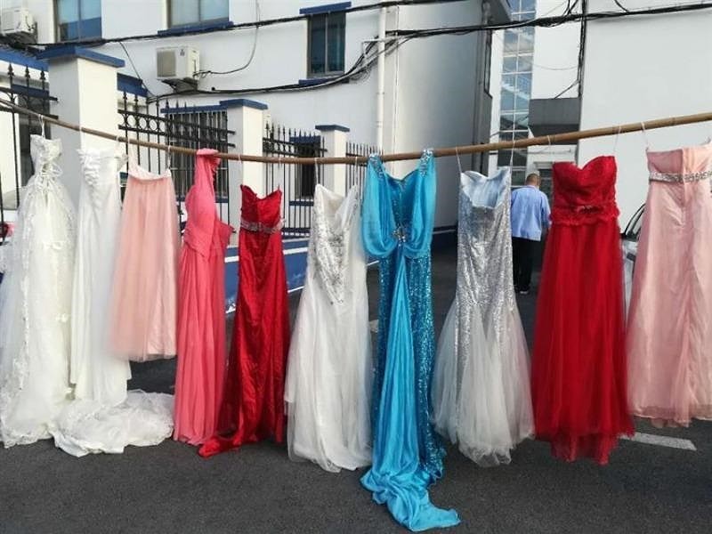Ăn cắp hơn 70 váy cưới để có cảm giác được kết hôn lần nữa