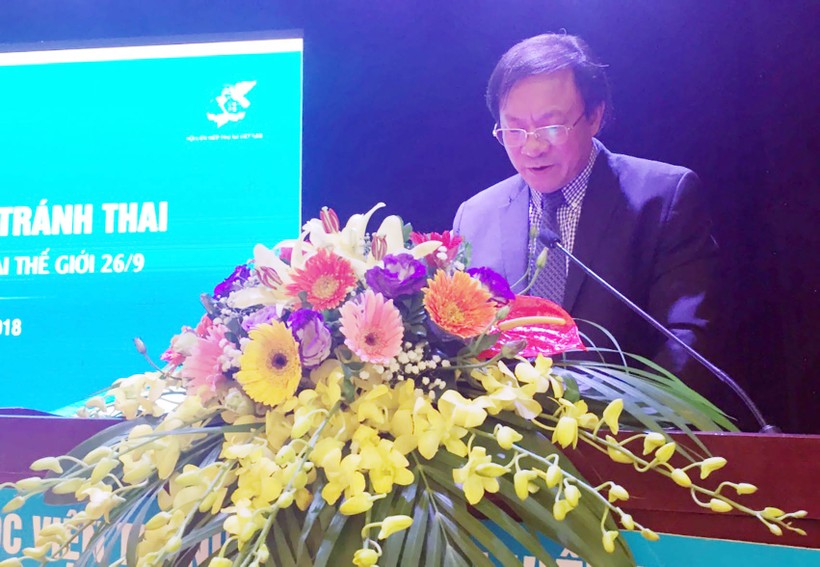 Ông Nguyễn Doãn Tú, Tổng Cục trưởng Tổng cục DS-KHHGĐ (Bộ Y tế) phát biểu khai mạc Hội nghị