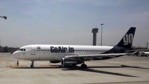 Hành khách Ấn Độ cố mở cửa máy bay giữa không trung
