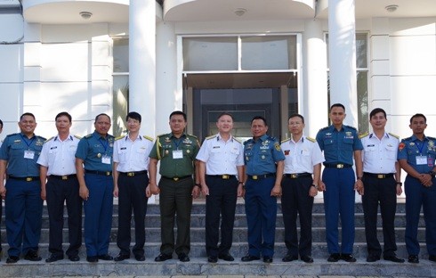  Đoàn sĩ quan Hải quân Indonesia thăm Học viện Hải quân.

