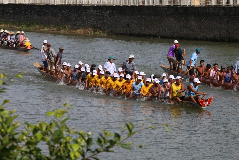 Ấn tượng  đua thuyền Tết Độc lập ở Quảng Bình