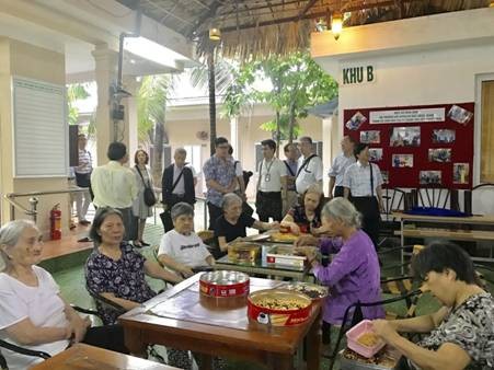  Sinh hoạt hàng ngày của các cụ tại viện dưỡng lão Tuyết Thái.   Ảnh: internet
