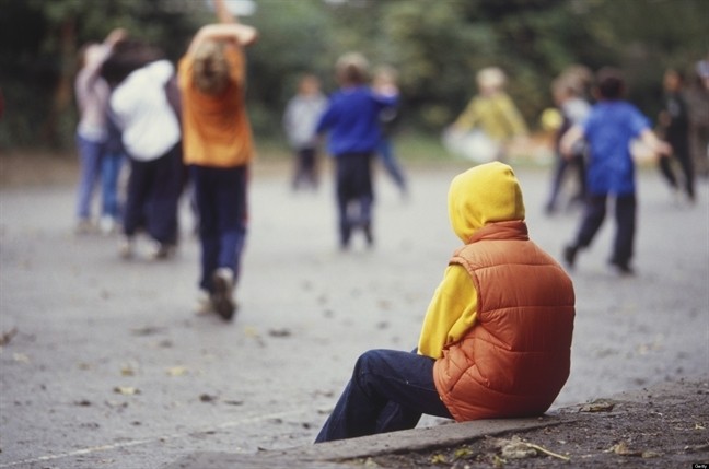 Điều khủng khiếp khi trẻ em, thanh thiếu niên đối mặt với cô đơn