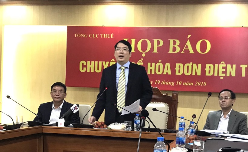 Ông Cao Anh Tuấn, Phó Tổng cục trưởng Tổng cục Thuế, trao đổi tại họp báo