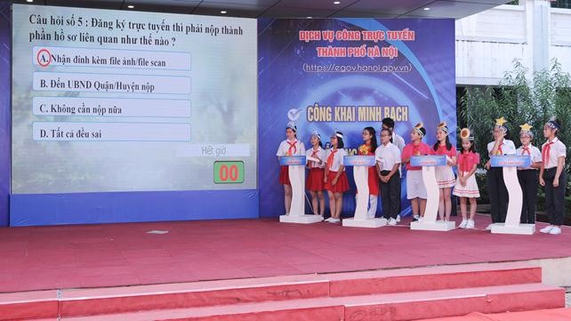Học sinh Hà Nội thi tìm hiểu dịch vụ công trực tuyến